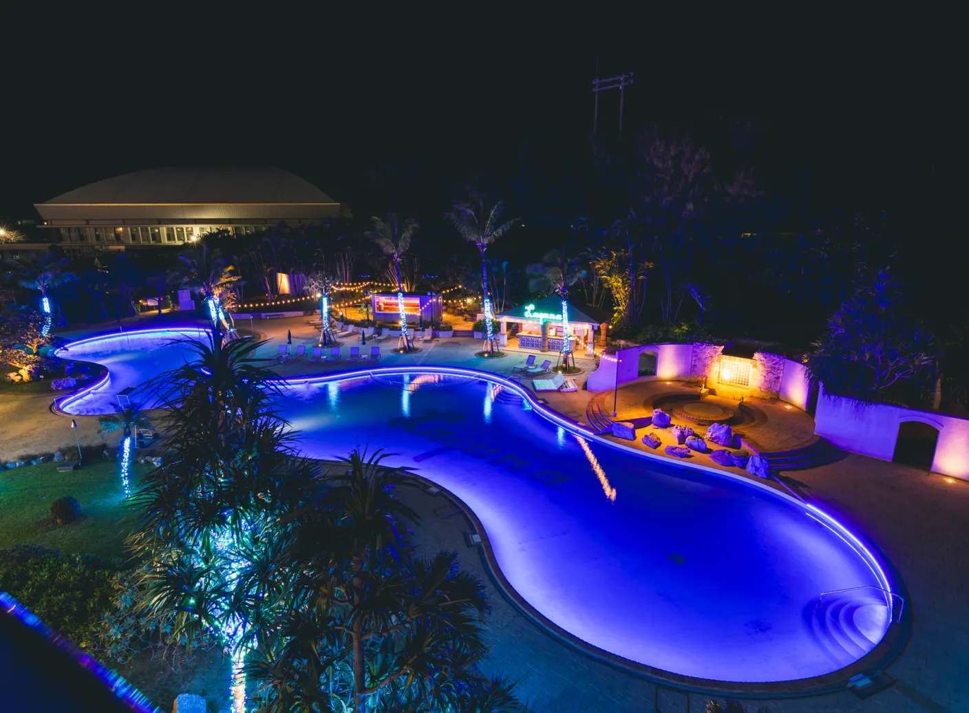 屋外プール(夜景)