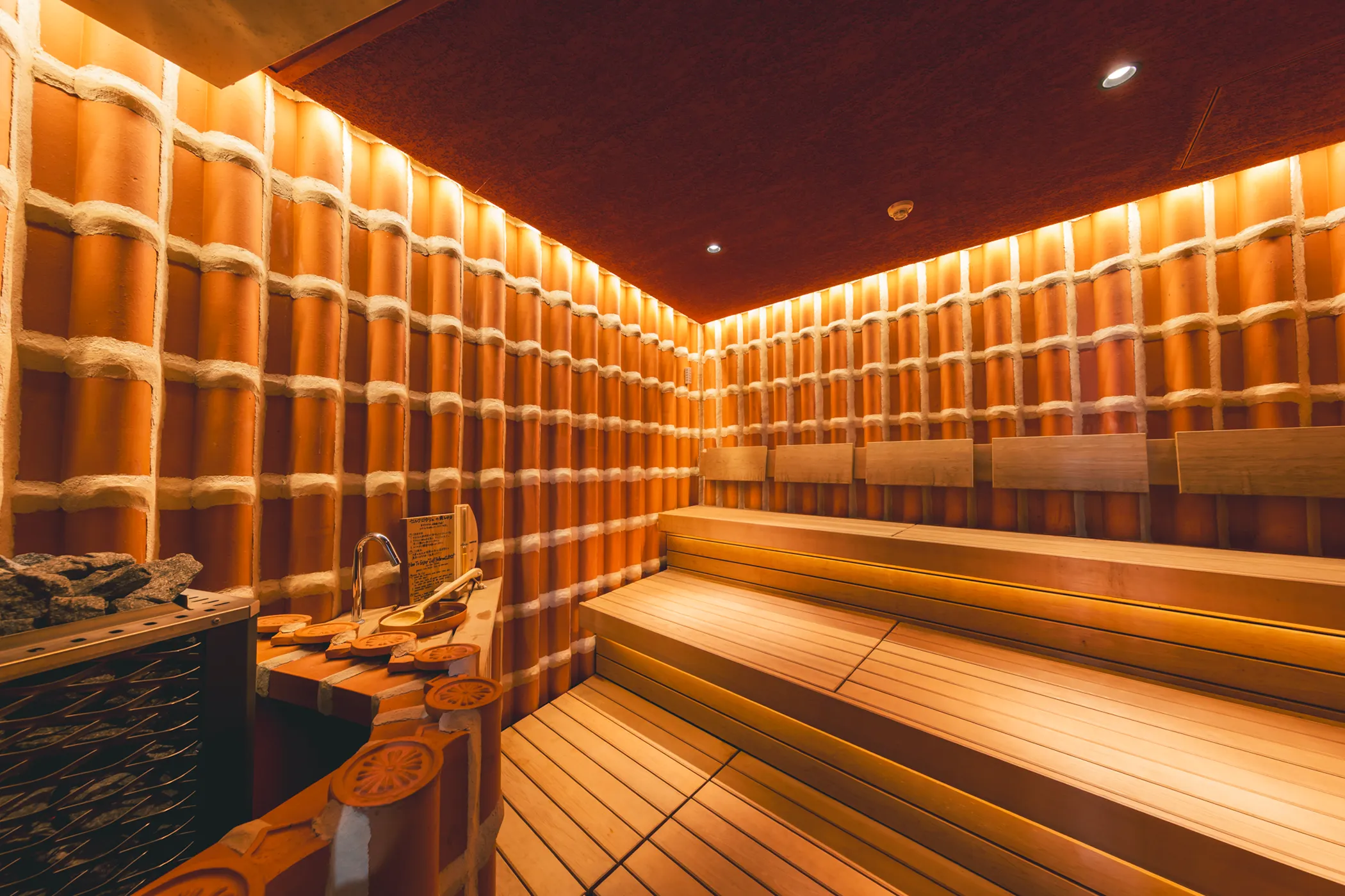 熱と静けさに、身を委ねる。