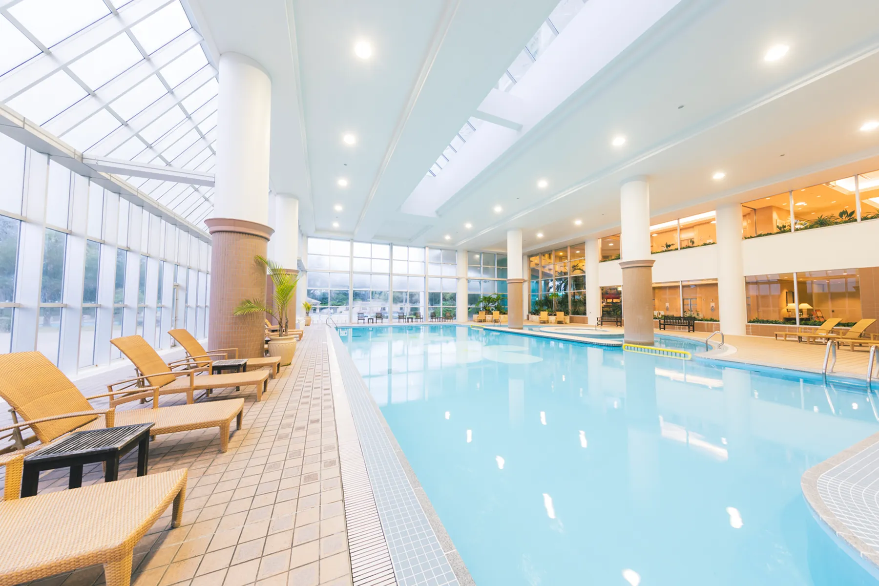 インドアプール