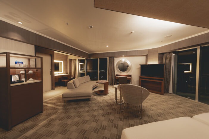 【スイート・コーナー】プレミアム特典付☆東シナ海を望む2面バルコニー朝日と共に目覚める贅沢な時間＜朝食付＞