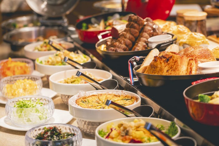 【連泊限定◇朝食付】毎朝手作り焼き立てパン♪ホテルステイを彩る4大特典付